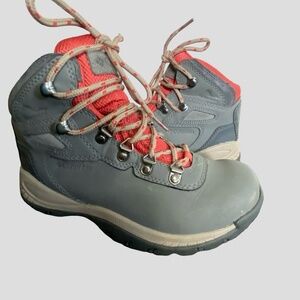 Columbia Womens Newton Ridge Plus Waterproof Leather Hiking Outdoor Boot-Sz-6